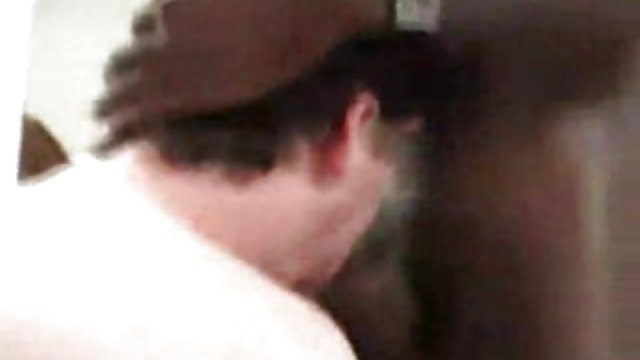 婚姻他媽的在浴室裡 亚洲性热 金发