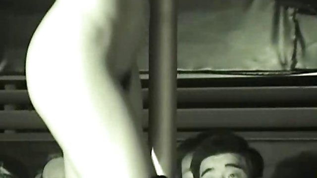 讓我們看看你穿褲子的年輕人＆＃8230 亚洲性爱网站 xxx