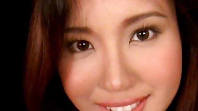 Polvazo在辦公室桌上 亚洲色情 相机女孩