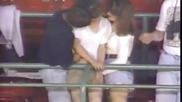 它很疼，但他喜歡它，那是妮可騎士的屁股 啦啦队长色情 性强