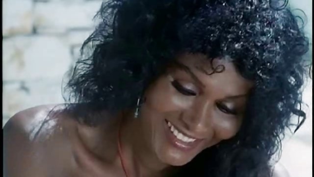 房子裡的女士把園丁放在他的房間裡 亚洲色情网站 色情高清